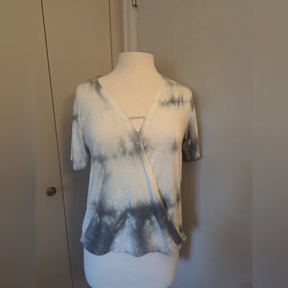 NWT American Eagle tye dye deep v wrap style super soft top size small - Picture 1 of 5